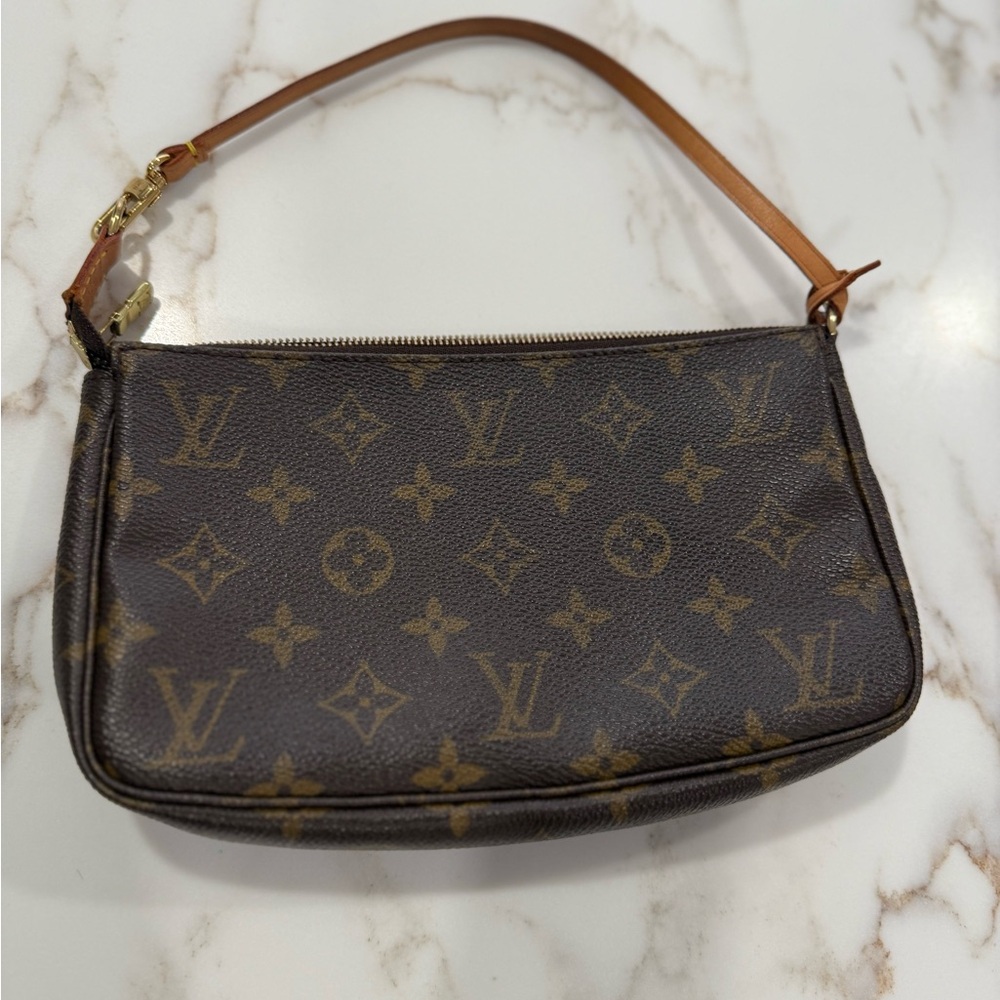 Louis Vuitton Monogram Pochette